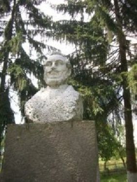 Iskolakeresztelő és székelykapu-állítás Kézdimárkosfalván
