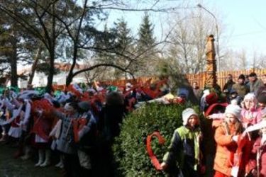 Nincs szebb a papírkokárdánál - Fekete Réka