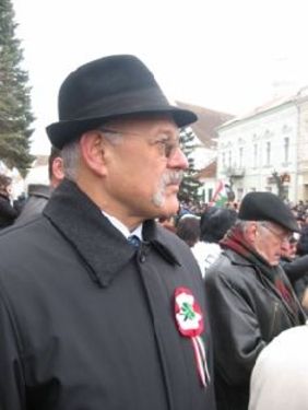 Hallótávolságra a szülőföldtől
