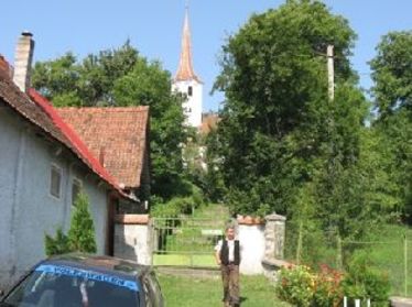 A falu fölött „vigyázkodik” a templom 			      A szerző felvételei