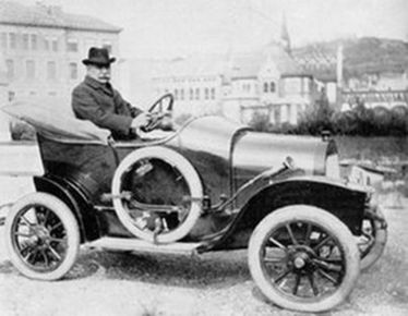 Csonka János autóban