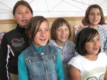 Tanulnak és énekelnek