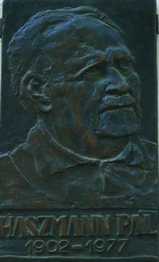 Emléktábla a Cseh-kúria falán