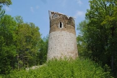 Az Ika-vári csonka torony                                               A szerző felvétele