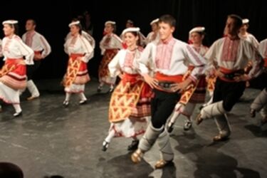 A bolgár táncosok szinte berobbantak a színpadra