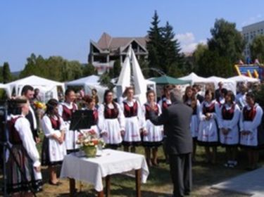 Tavaly Kovásznán az Erkel-szobor avatóján mutattak be részletet a Magyar miséből                                       A szerző felvétele
