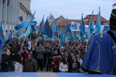 Ne bántsák szimbólumainkat     Albert Levente felvétele