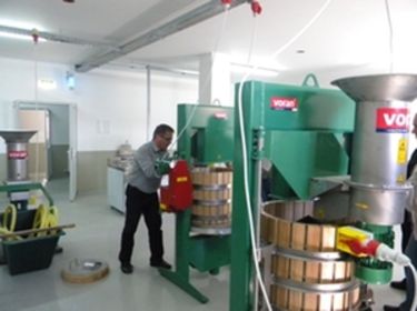 A farkaslaki gyümölcsfeldolgozó manufaktúra