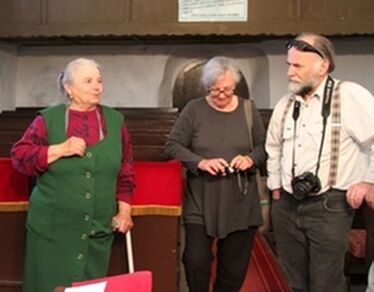 Az ausztráliai vendégek Debreczi Irénke (balról) társaságában