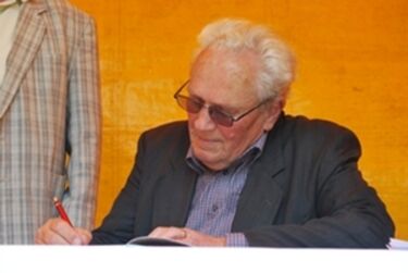 Kisgyörgy Zoltán dedikál