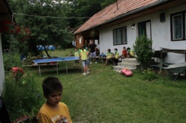 Kiránduláson a gyerekcsapat. Albert Levente felvételei