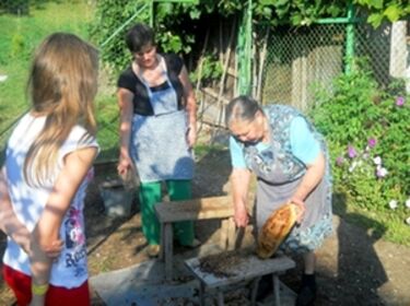 Hasznos kellék a kenyérverő szék