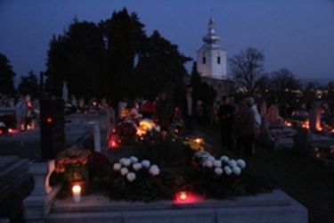 Sepsiszentgyörgy, a vártemplomi református temető                  Albert Levente felvétele