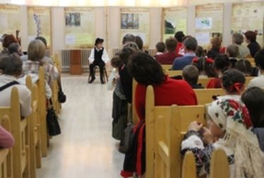 A székelykeresztúri Mátéffy Kund mesemondásával elbűvölte a közönséget. Albert Levente felvételei