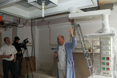 András-Nagy Róbert és Antal Álmos a leendő szülőszobában. Fotó: Albert Levente