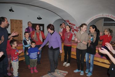 Játék, ének az ebédlőben