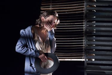 Kicsid Gizella A szerető című előadásban. Fotó: Barabás Zsolt