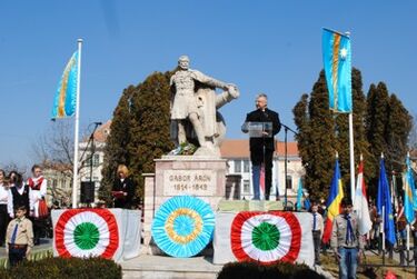 Semjén Zsolt beszédet mond Kézdivásárhelyen                      A szerző felvételei
