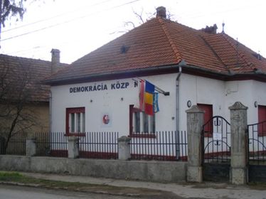 Szemet vetettek a székely zászlóra