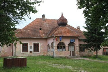 Felújításra váró műemlék udvarház