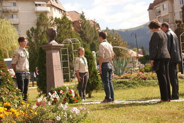 Koszorúzás a központi parkban