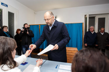Kelemen Hunor Csíkkarcfalván választott