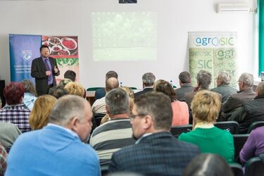 Könczei Csaba uniós támogatási lehetőségekről beszélt. Vargyasi Levente felvétele