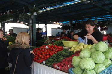 Zöldségek a sepsiszentgyörgyi központi piacon. Albert Levente felvételei