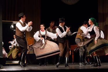 Két kezem forgatta, szívem táncoltatta. Vargyasi Levente felvétele