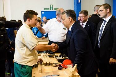 Orbán Viktor miniszterelnök gratulál Győrbíró Norbertnek