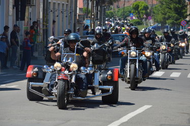 Motorok zaja verte fel Erdővidék csendjét. A szerző felvétele