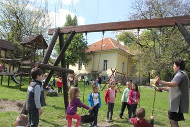 Mozgalmas délelőtt a sepsiszentgyörgyi Benedek Elek Napközi Otthonban. Albert Levente felvétele