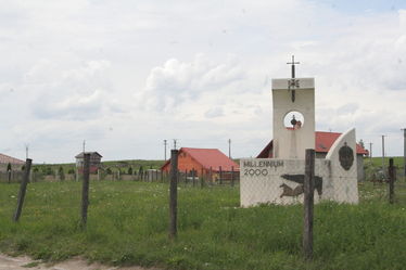Végre eltűnik a kerítés az emlékmű körül. A szerző felvétele