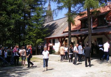 Sokan voltak az avatóünnepségen. A szerző felvétele