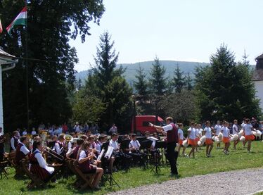 Nagy sikerrel léptek fel a zágoni fúvósok és mazsorettek. A szerző felvétele