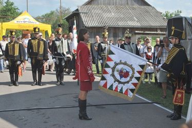 Zászlószentelési ceremónia Kézdialmáson. A szerző felvétele