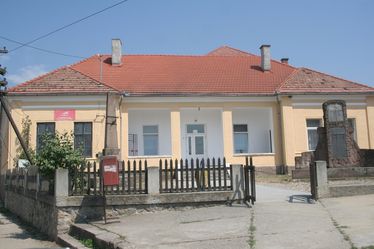 A köpeci kultúrotthon. A szerző felvétele