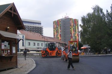 Erőgépek lepték el Kovászna központját. A szerző felvétele