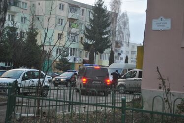 Belügyisek a Hóvirág utcában. A szerző felvétele