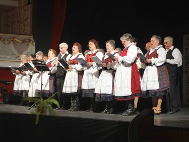 A kézdiszentkereszti Szép Remények Nyugdíjasklub kórusa. A szerző felvétele