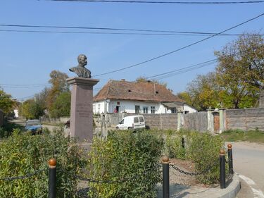 Bedő Albert szobra Kálnokon. Szekeres Attila felvétele