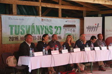 Harold Amann, Joanie Willett, Günther Dauwen, Sándor Krisztina, Jose Mari Etxebarria, Pablo Nuevo Lopez és Szilágyi Zsolt. Albert Levente felvétele