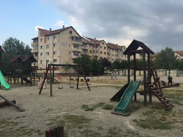A mozgáspark közelében játszótér is található