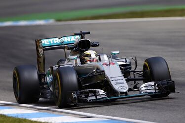 Hamilton harmadszor nyert Németországban
