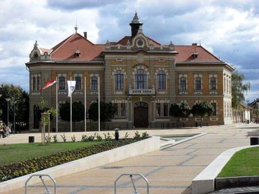 Városháza, Tolna