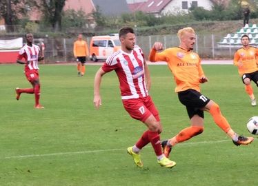 Răzvan Damian (balról) második gólját jegyezte ebben az idényben. Henning János felvétele