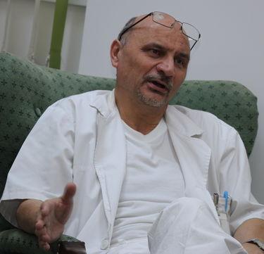 Dr. Antal Álmos orvosigazgató. Albert Levente felvétele