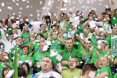 Újra zöld-fehérbe öltözik a Szabó Kati Sportcsarnok. Henning János felvétele