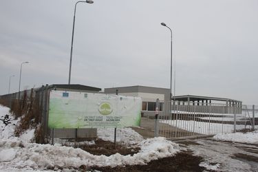 Működhetne a lécfalvi korszerű hulladéktároló és -feldolgozó központ, de a bürokrácia nem engedi. Fotó: Albert Levente