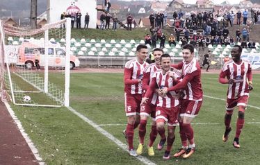 Hadnagy Attila és csapattársai ünneplik a csapatkapitány első találatát. Fotó: Henning János